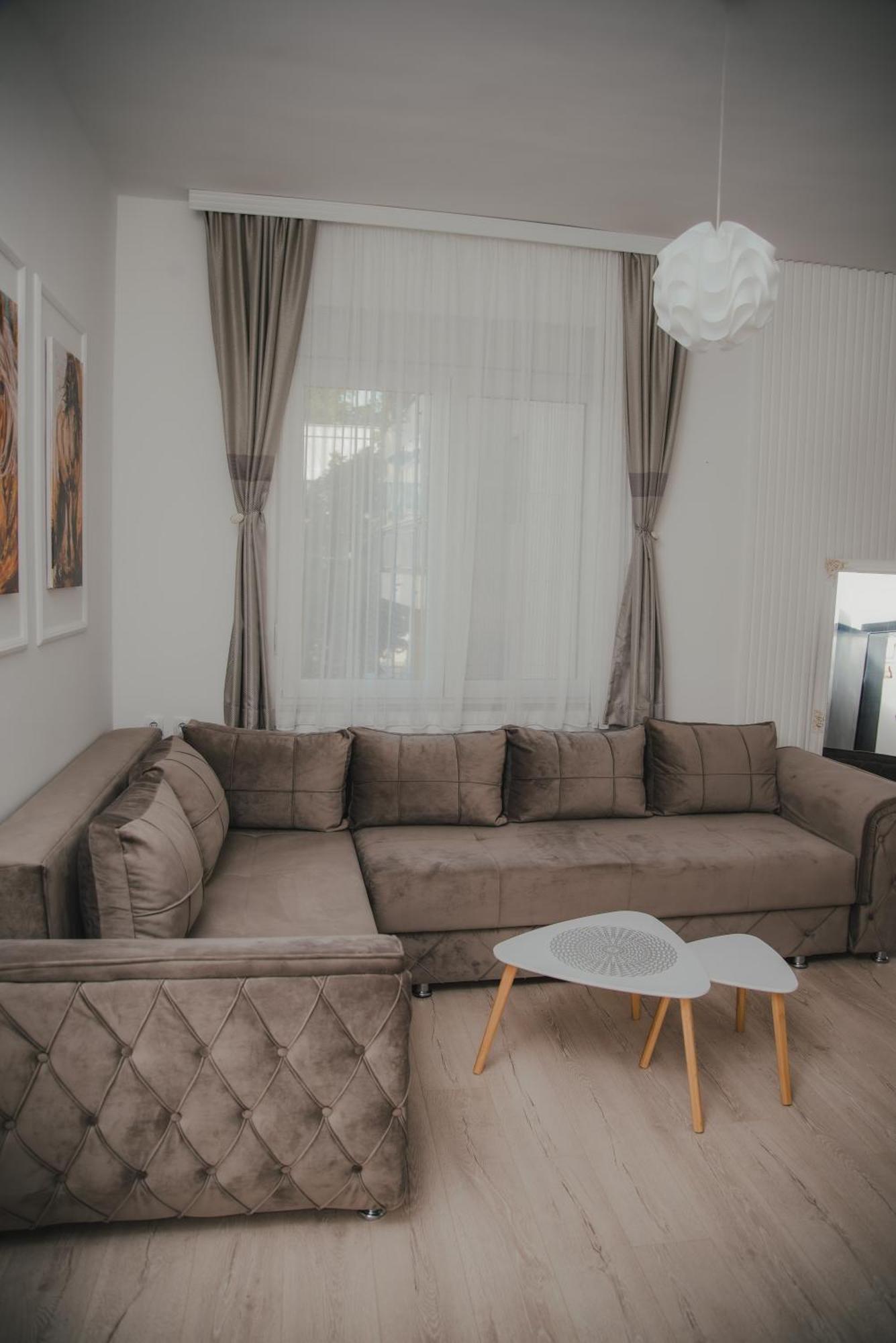 Jes Apartments Лесковац Экстерьер фото